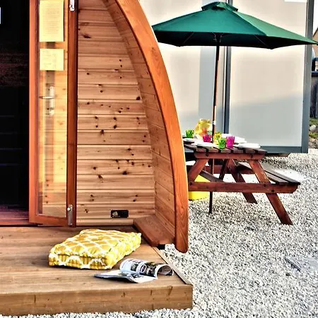 Camping Teach Greannai Pod *